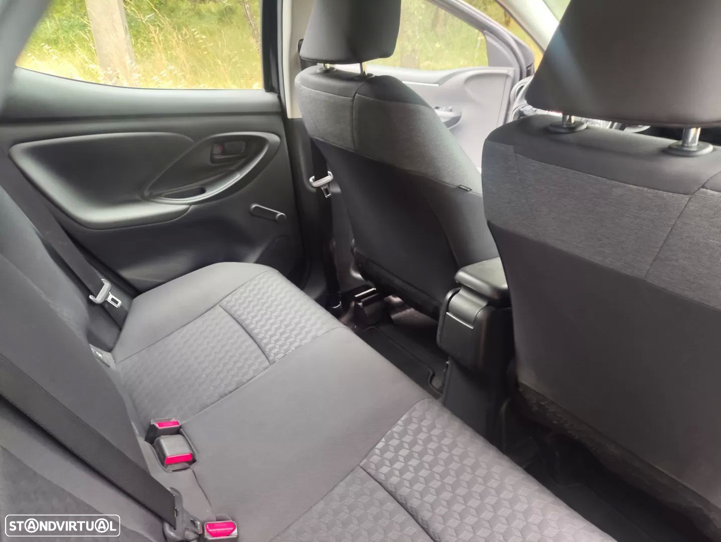 Toyota Yaris 1.5 HDF Comfort Plus - 14