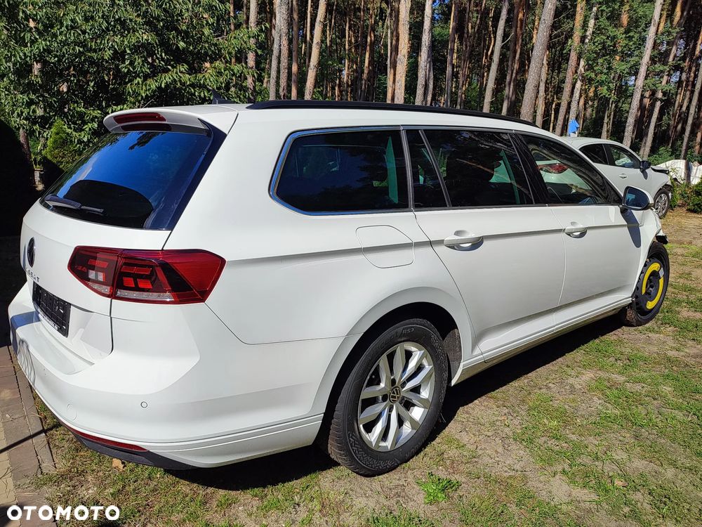 Volkswagen Passat Variant 2.0 TDI SCR DSG Elegance - 2
