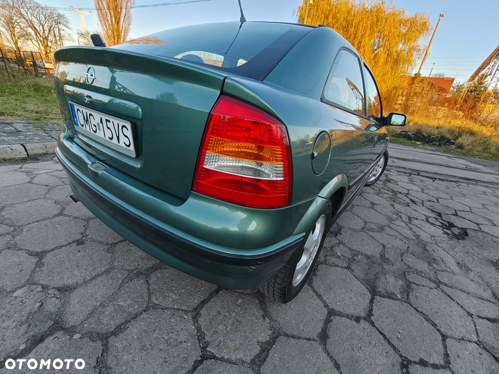 Opel Astra 1.6 GL - 11