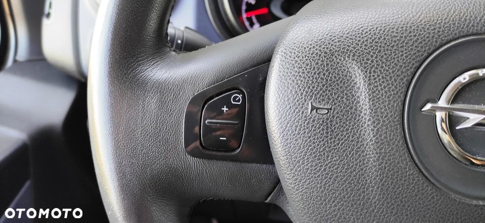 Opel Vivaro - 12