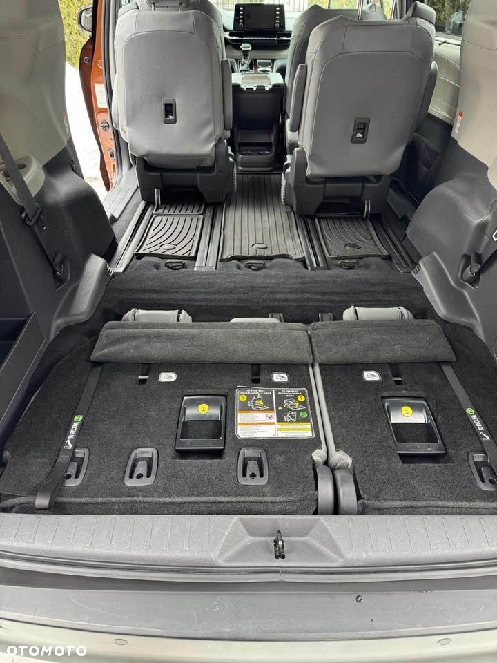 Toyota Sienna - 11