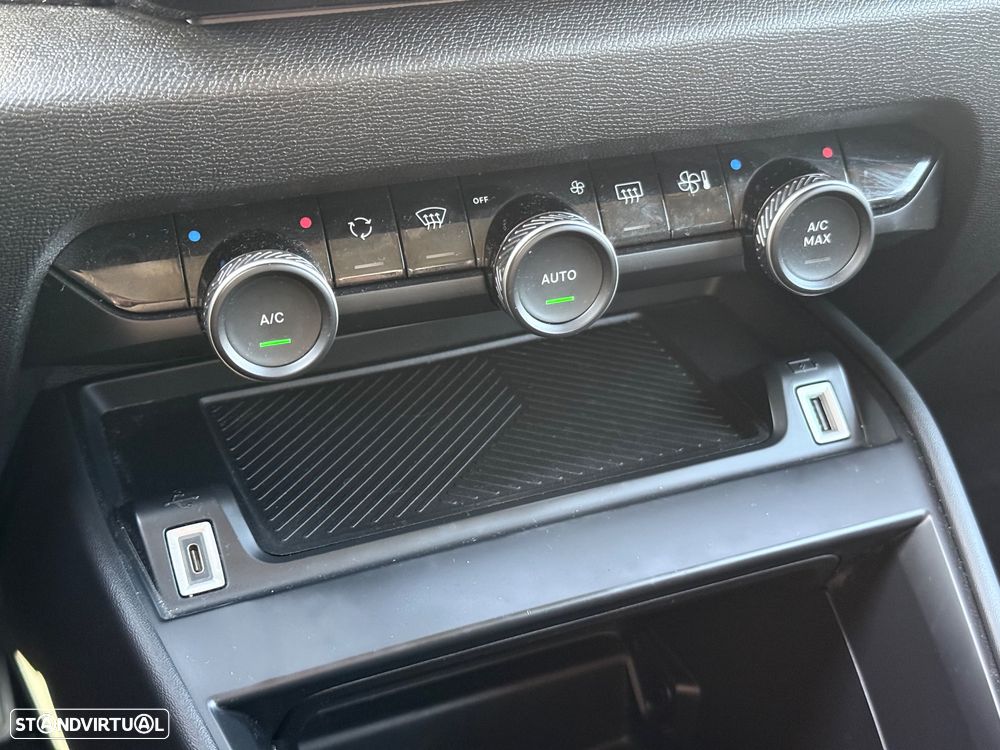 Citroën C4 1.2 PureTech Shine - 23