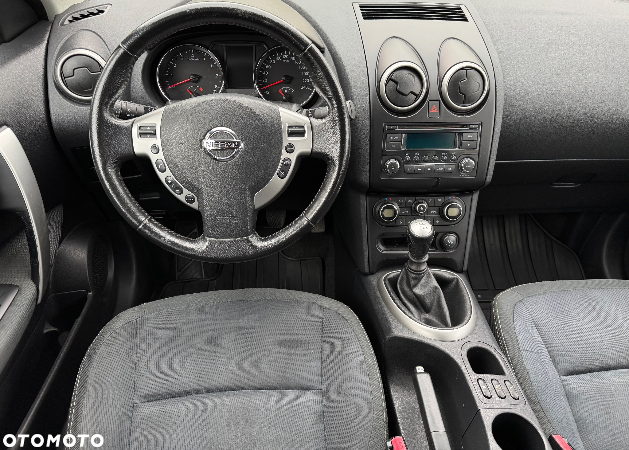 Nissan Qashqai+2 - 12