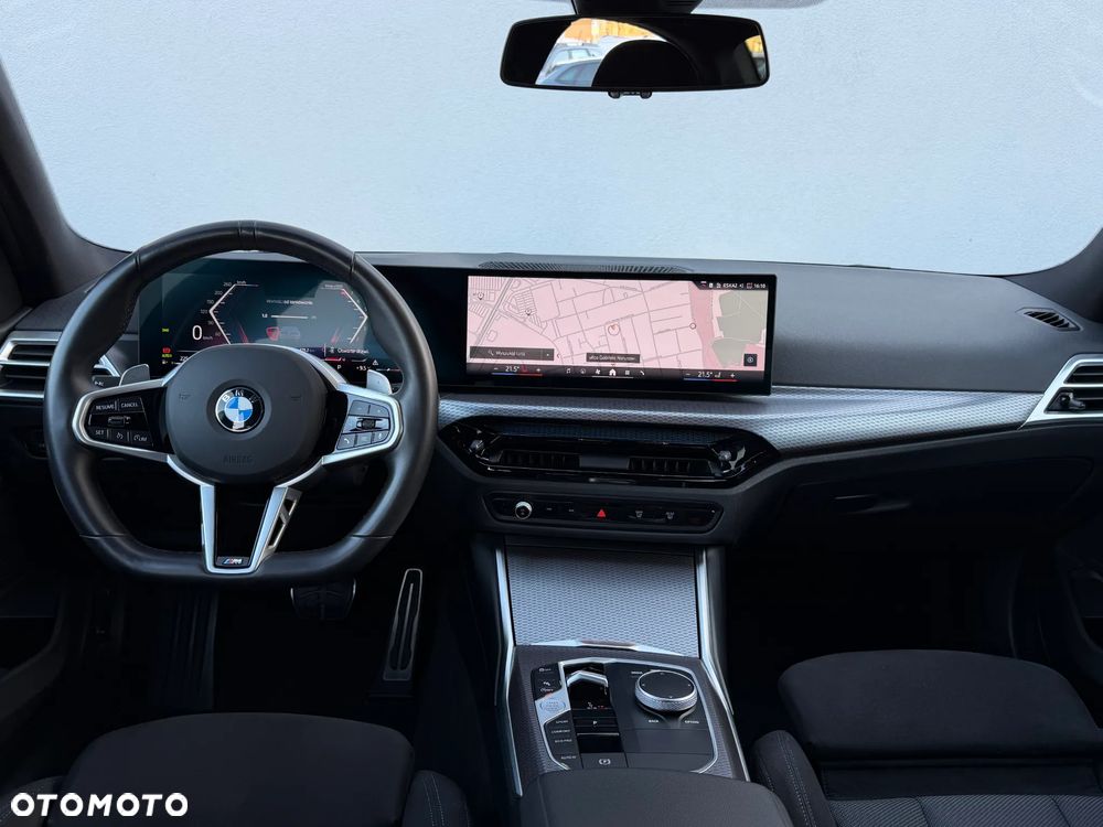 BMW Seria 3 330i xDrive M Sport - 12