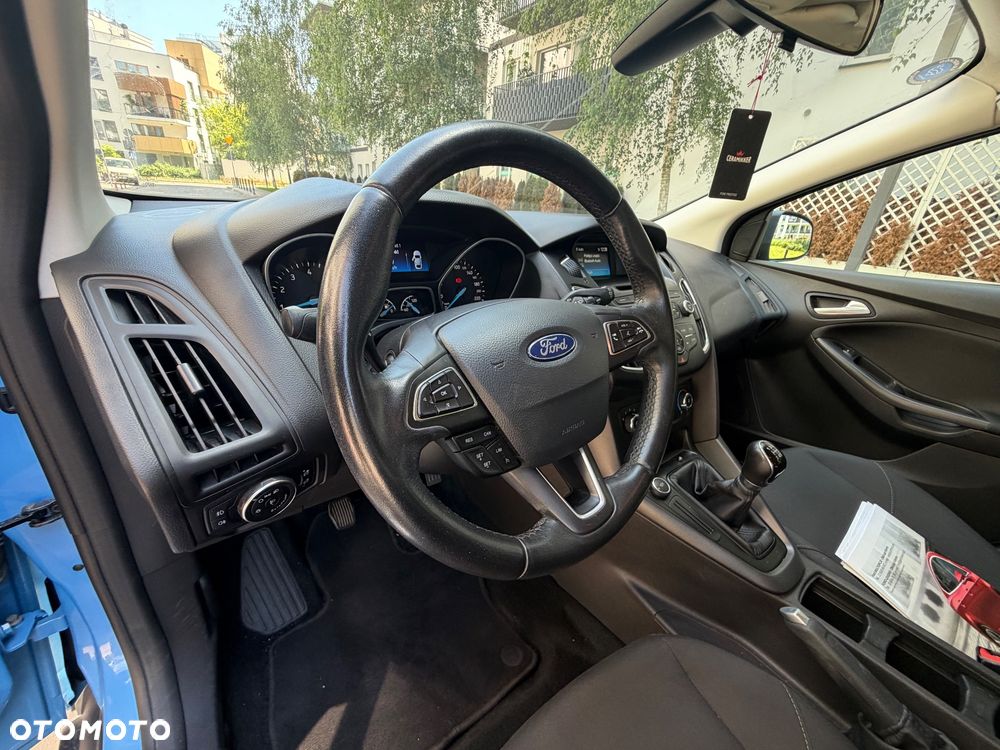 Ford Focus 1.6 SYNC Edition - 16