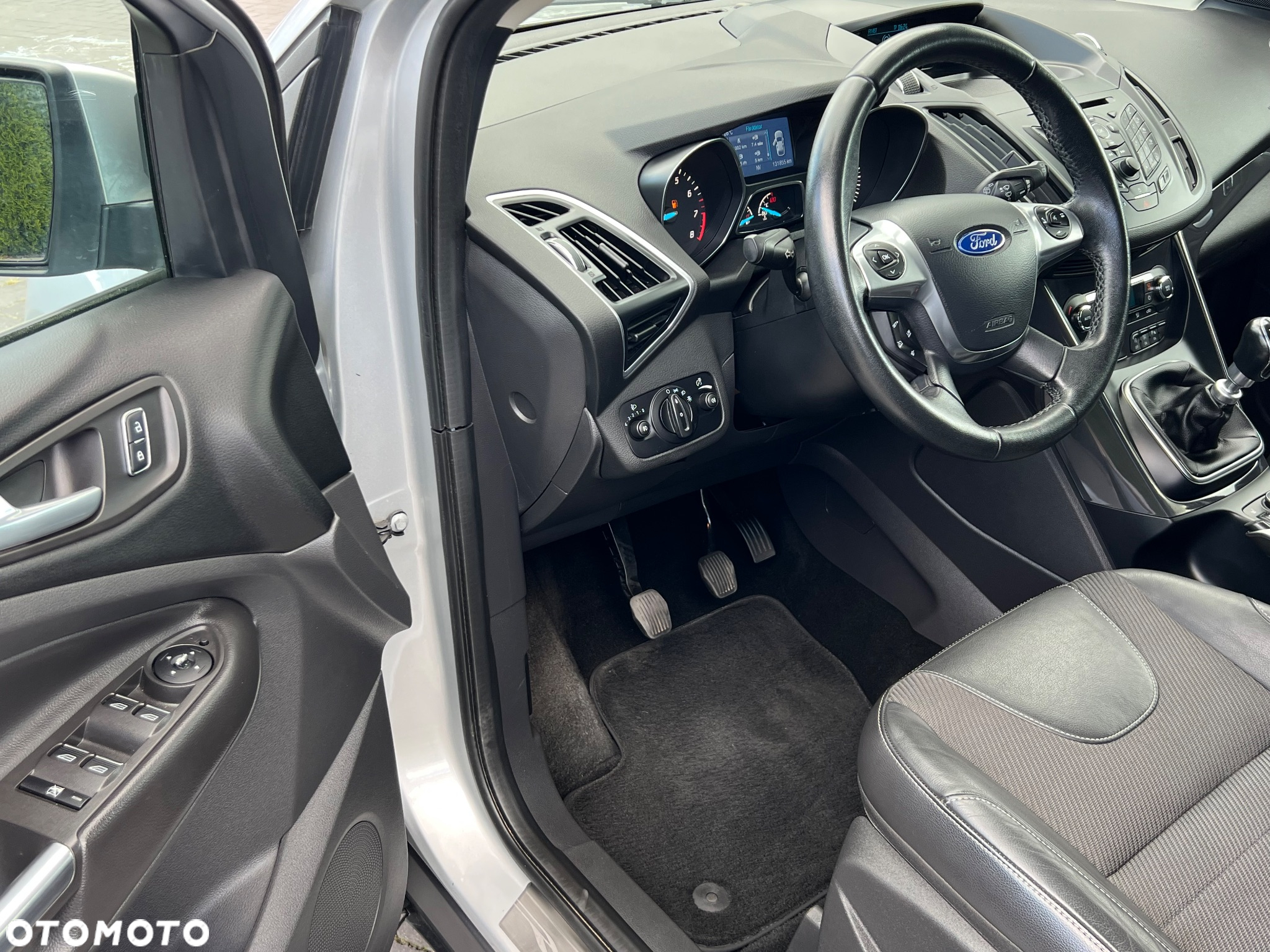 Ford Kuga 1.6 EcoBoost 2x4 Titanium - 23