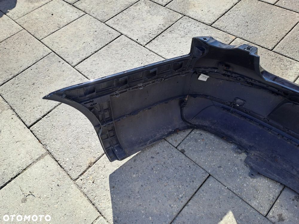 Volkswagen Passat B6 FL sedan zderzak tylny z PDC kod lakieru LC9X - 15