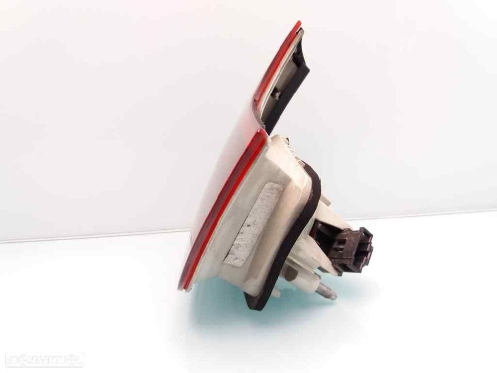 FAROLIM TRASEIRO DIREITO AUDI A4 2005 - 1