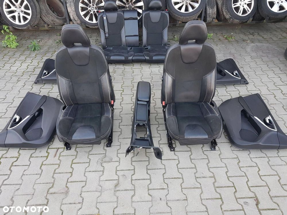VOLVO V40 2 II 12r- FOTELE SKÓRZANE KANAPA BOCZKI EUROPA - 1