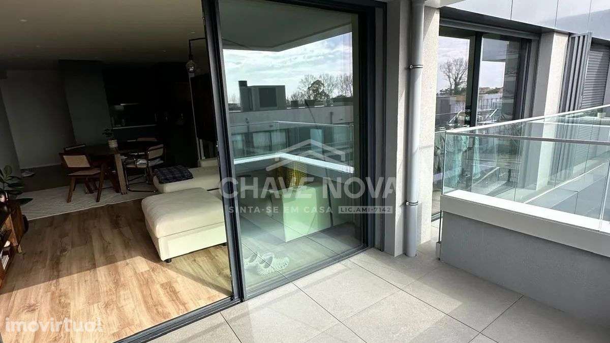 Apartamento T2 Varanda Ultimo Piso Centro Canidelo | A 900m da Praia - Grande imagem: 5/25