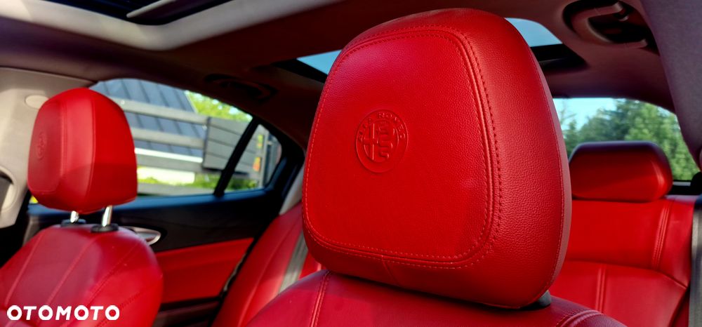 Alfa Romeo Giulia - 25