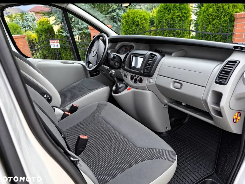 Opel Vivaro - 10