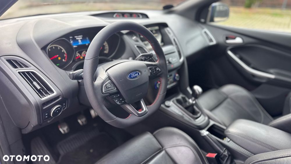 Ford Focus 2.0 EcoBoost ST mit Leder-Exclusiv-Paket - 31