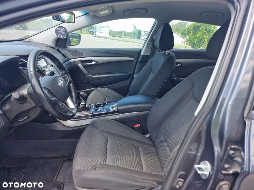 Hyundai i40 Kombi 1.6 Trend - 24