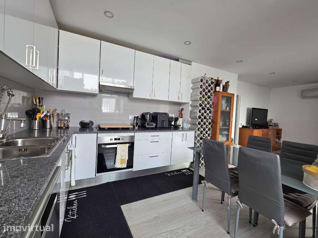 Apartamento T3 com garagem em zona de Santa Clara, Coimbra - Grande imagem: 2/9