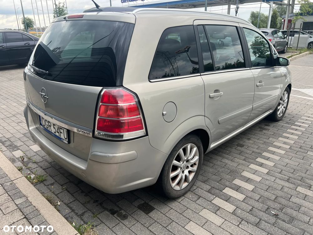 Opel Zafira 1.9 CDTI Cosmo - 4