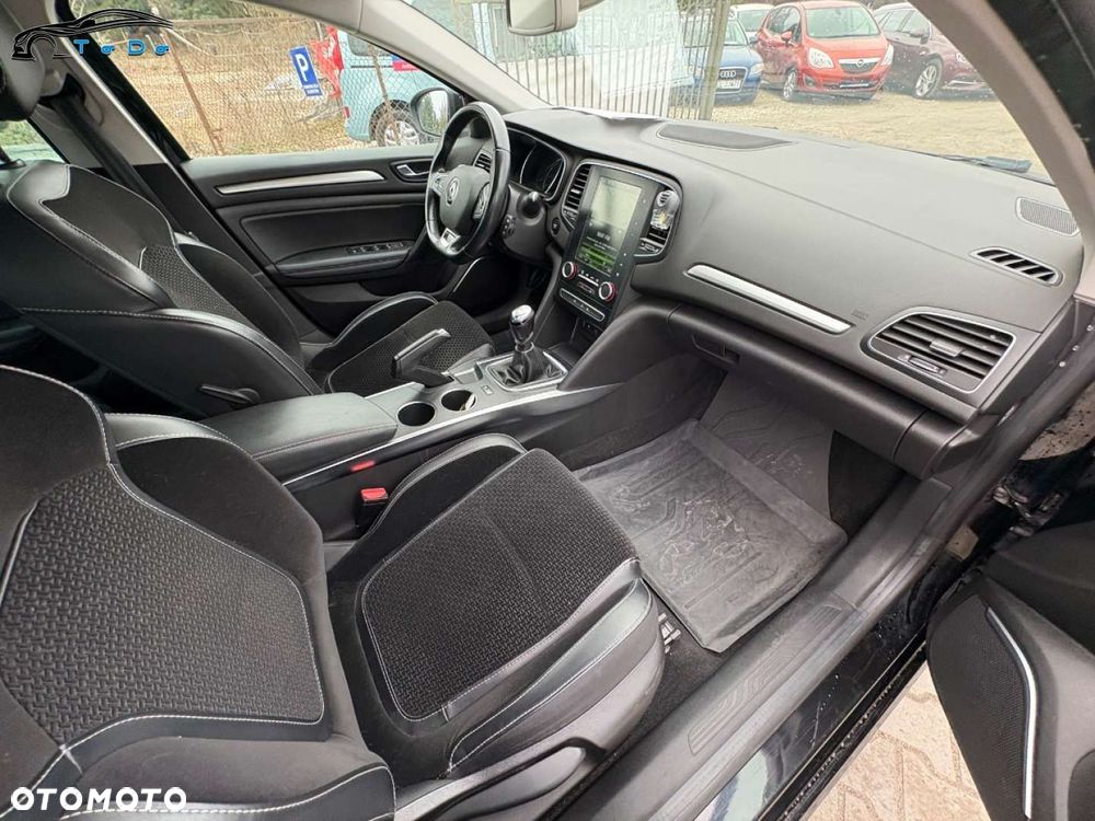 Renault Megane ENERGY TCe 130 Start & Stop Paris Business - 28