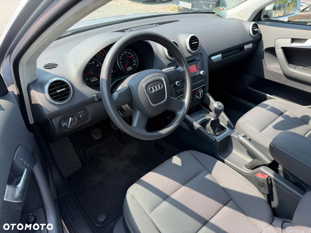 Audi A3 Sportback 1.6 Attraction - 38