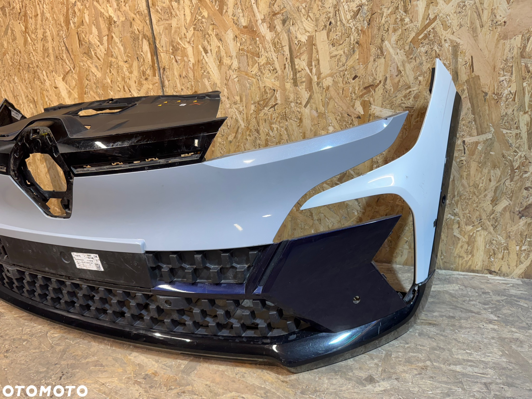 Zderzak przód renault megane e tech - 2