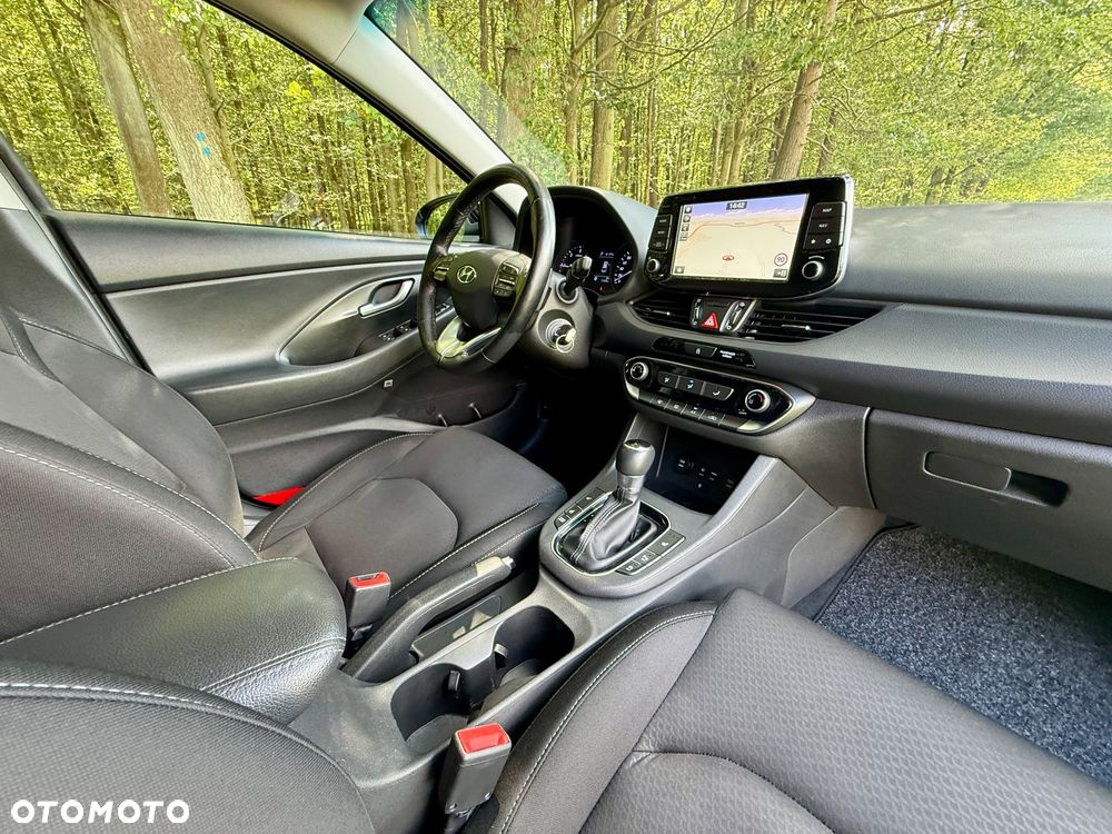 Hyundai i30 1.6 D Comfort DCT - 24