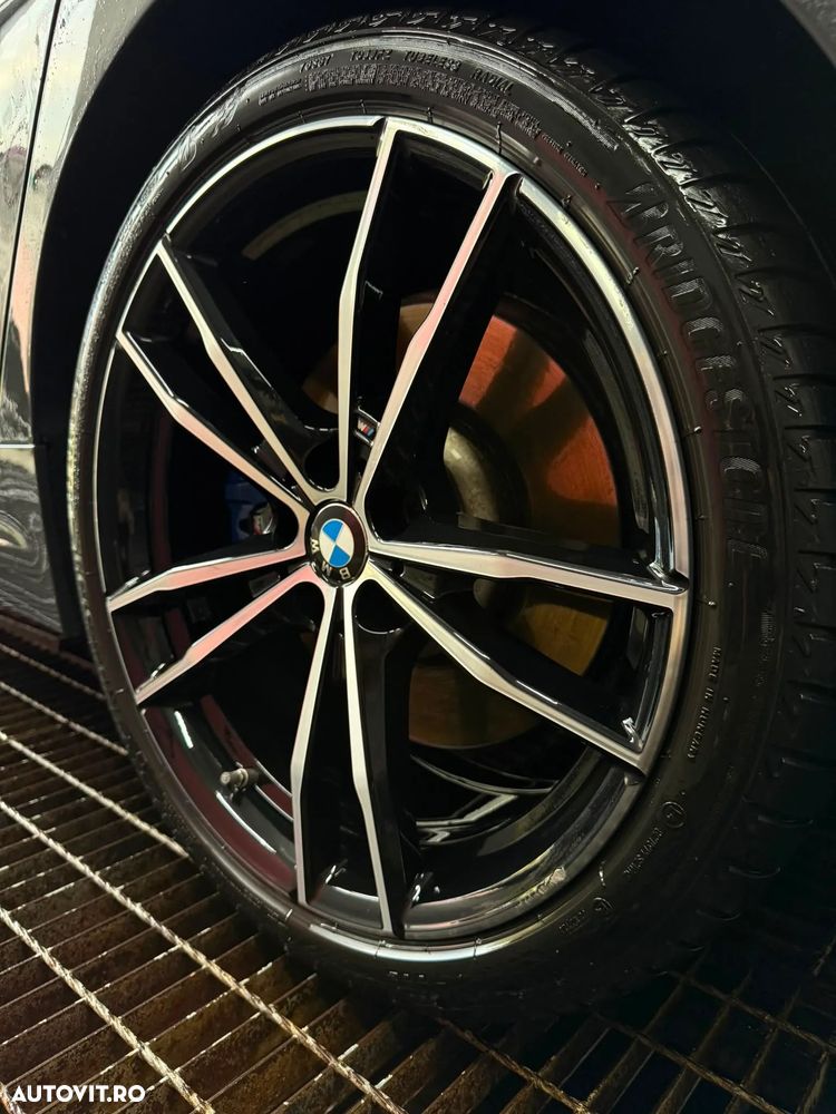 BMW Seria 3 330i xDrive AT - 15