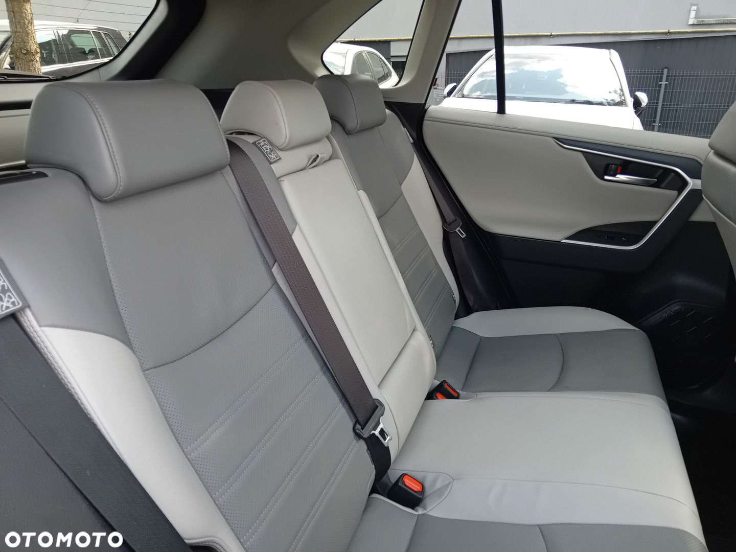 Toyota RAV4 - 32