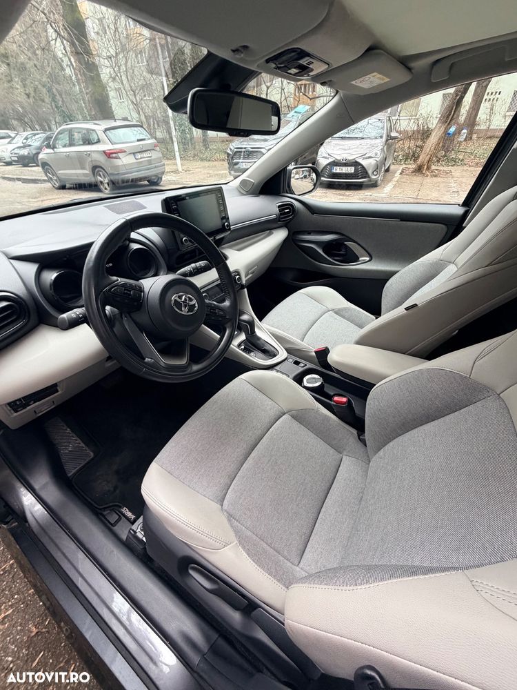 Toyota Yaris - 10