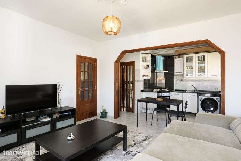 T2 Apartamento Luminoso com Vista Rio – 97 m² – 5.º Andar com Elevador - Grande imagem: 4/11