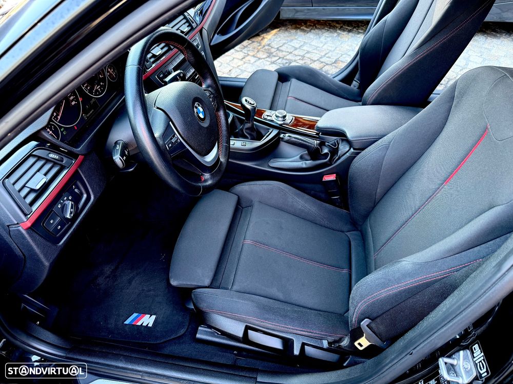 BMW 318 d Touring Line Sport - 33