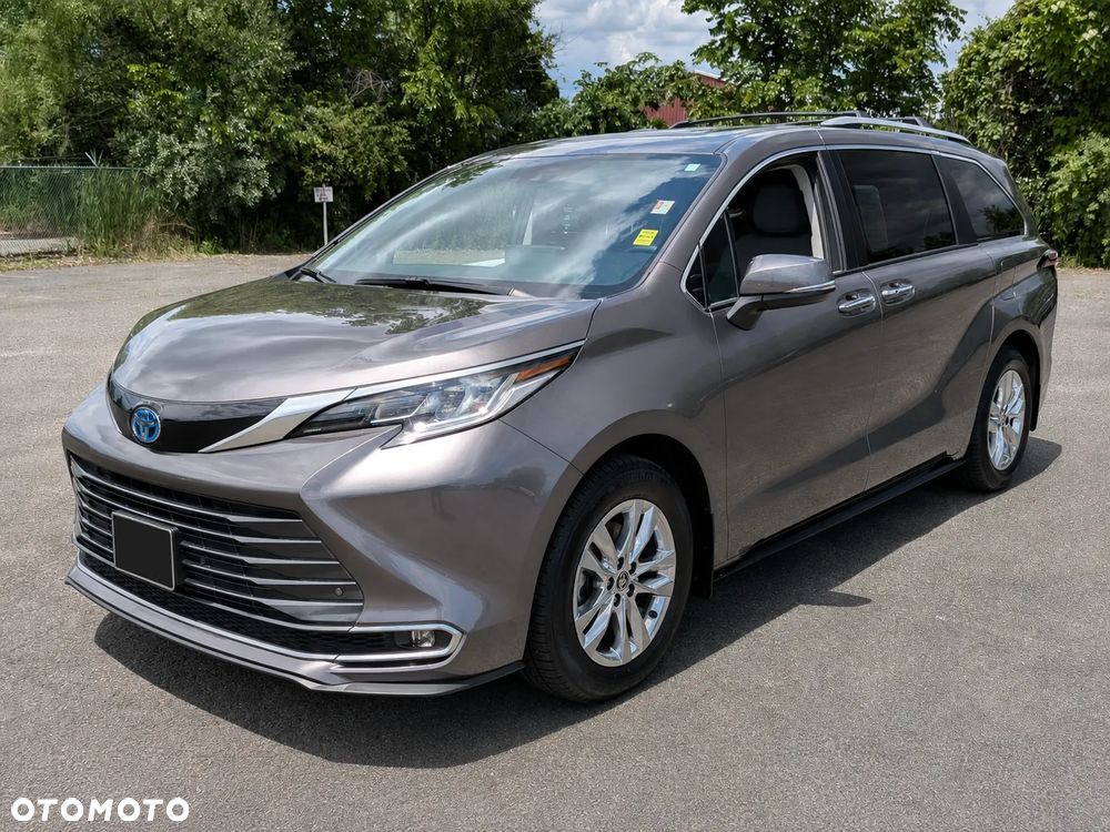 Toyota Sienna - 3