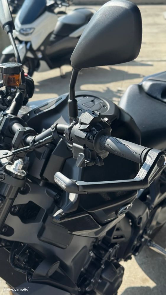 Yamaha MT-09 Y-AMT - 12