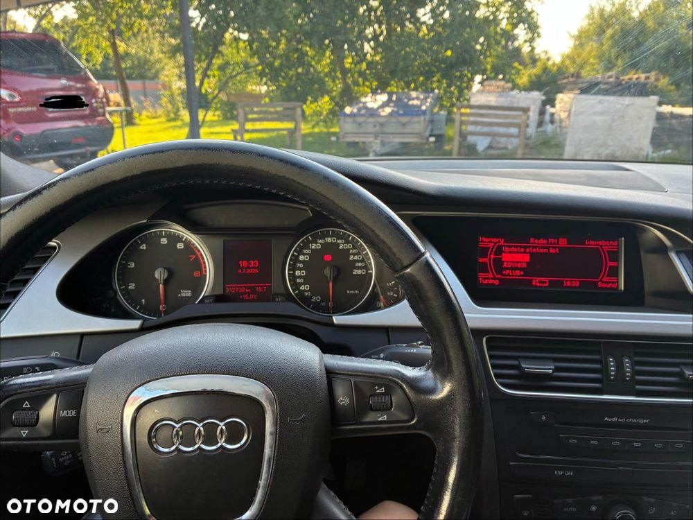 Audi A4 Limousine - 14