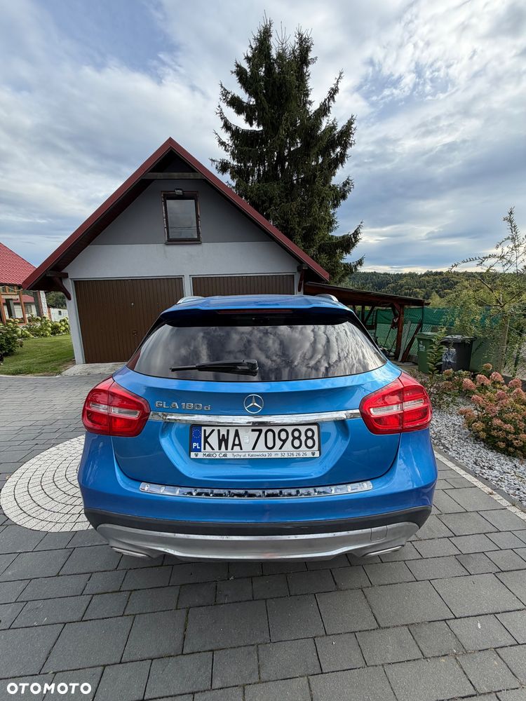 Mercedes-Benz GLA - 17
