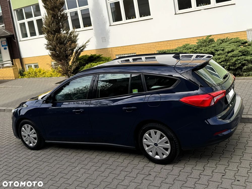 Ford Focus 1.0 EcoBoost Trend - 30