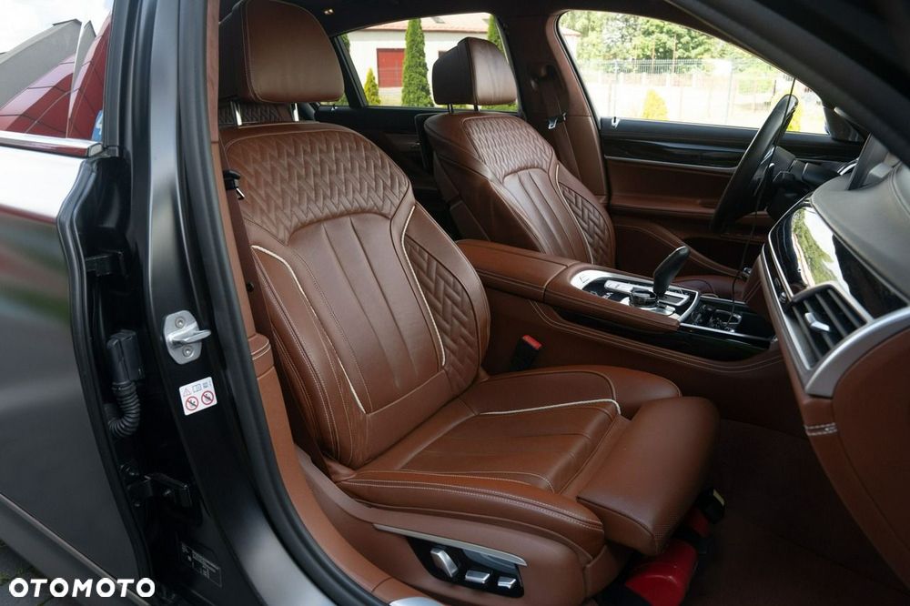 BMW Seria 7 M760Li xDrive - 30