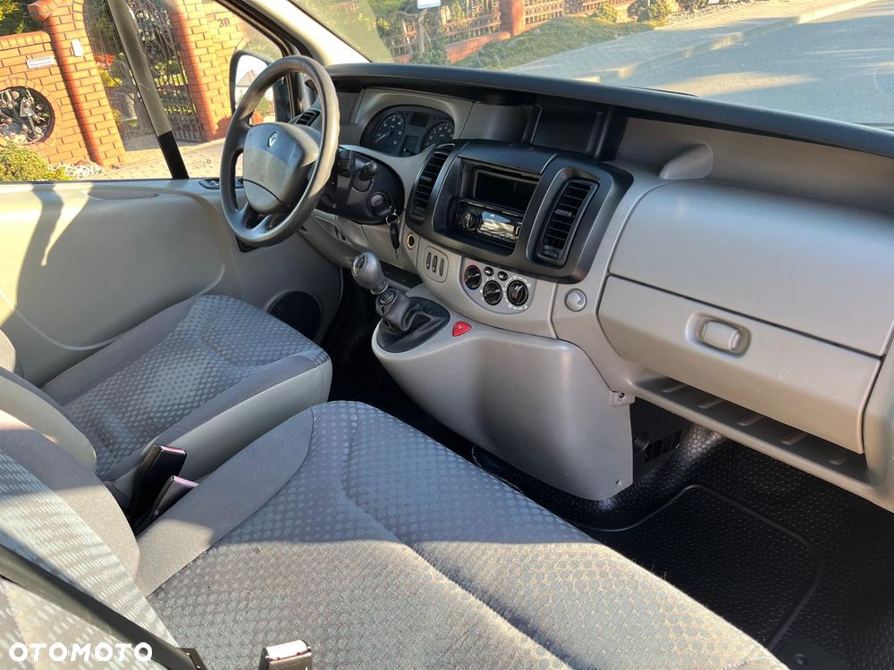 Renault Trafic - 16