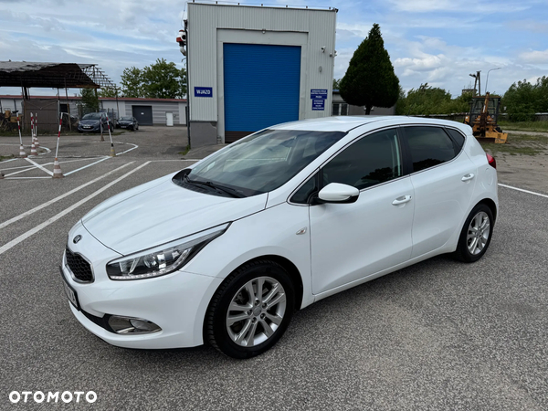 Kia Ceed 1.4 CVVT Dream Team Edition