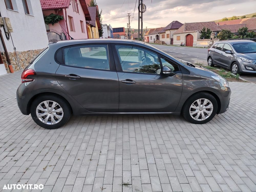 Peugeot 208 1.2 L PureTech Active - 10