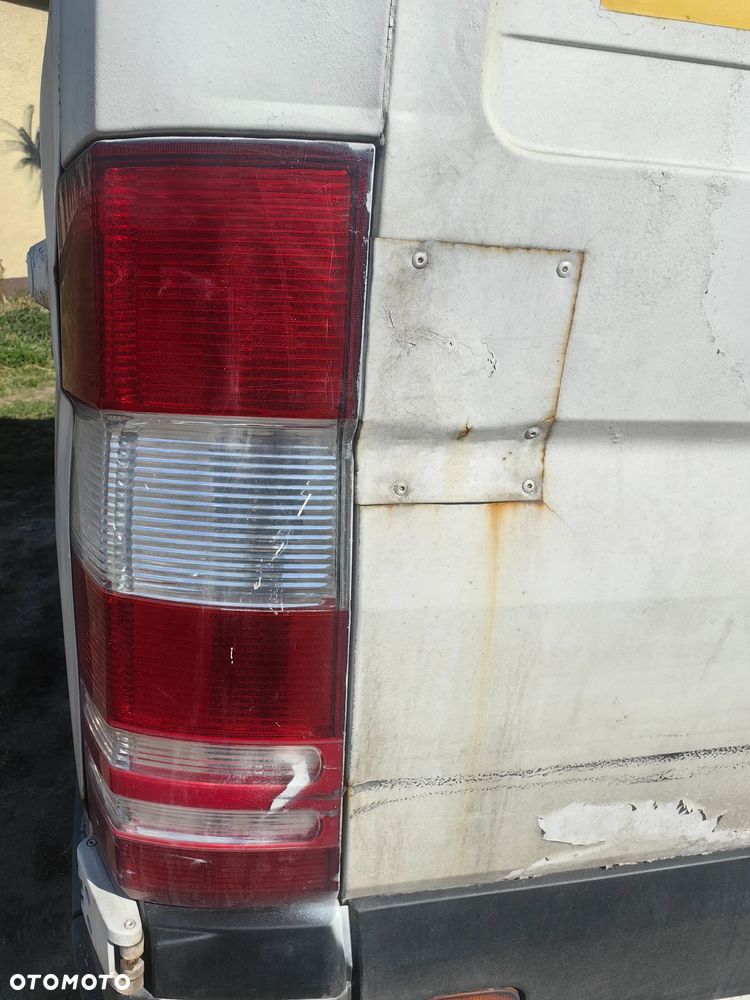 Mercedes-Benz Sprinter - 14