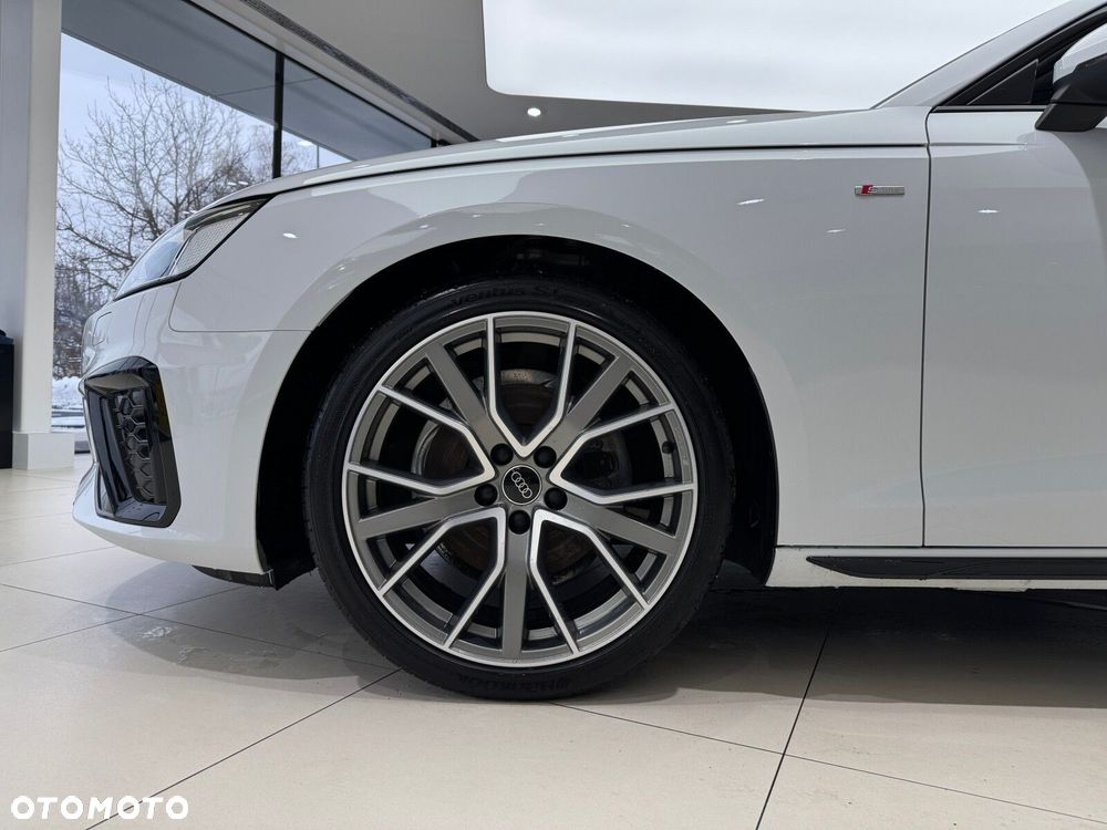 Audi A4 Limousine - 18