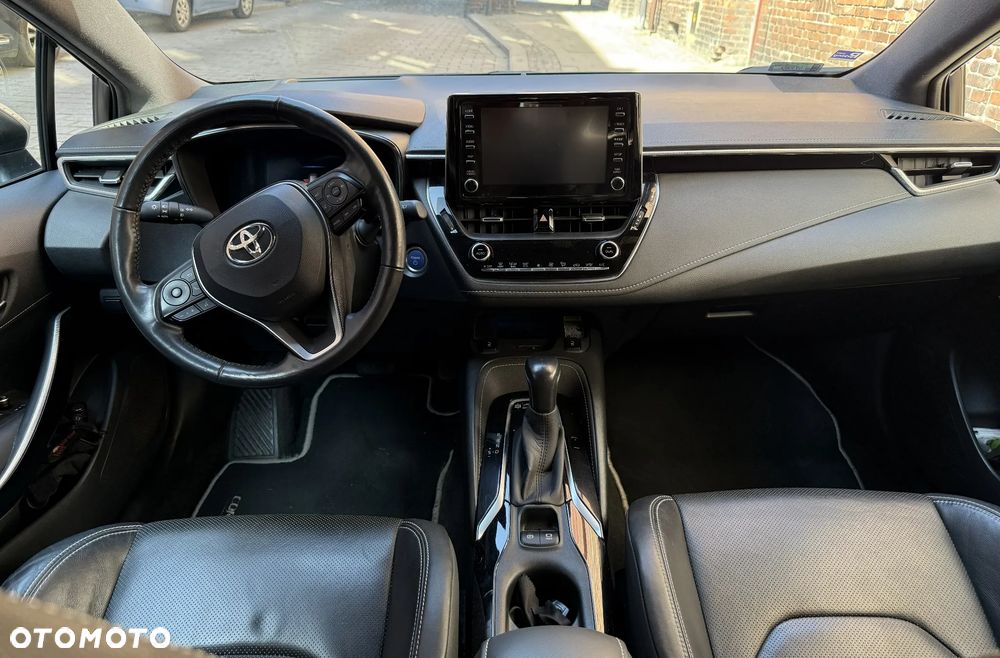 Toyota Corolla 2.0 Hybrid Executive - 24