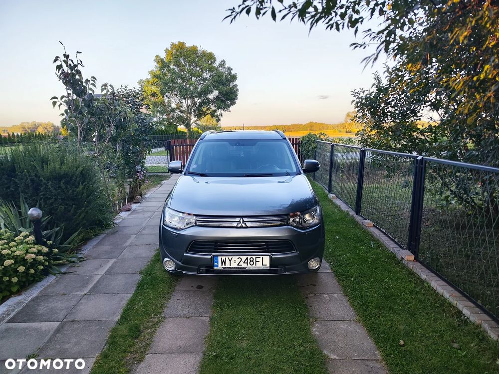 Mitsubishi Outlander - 10