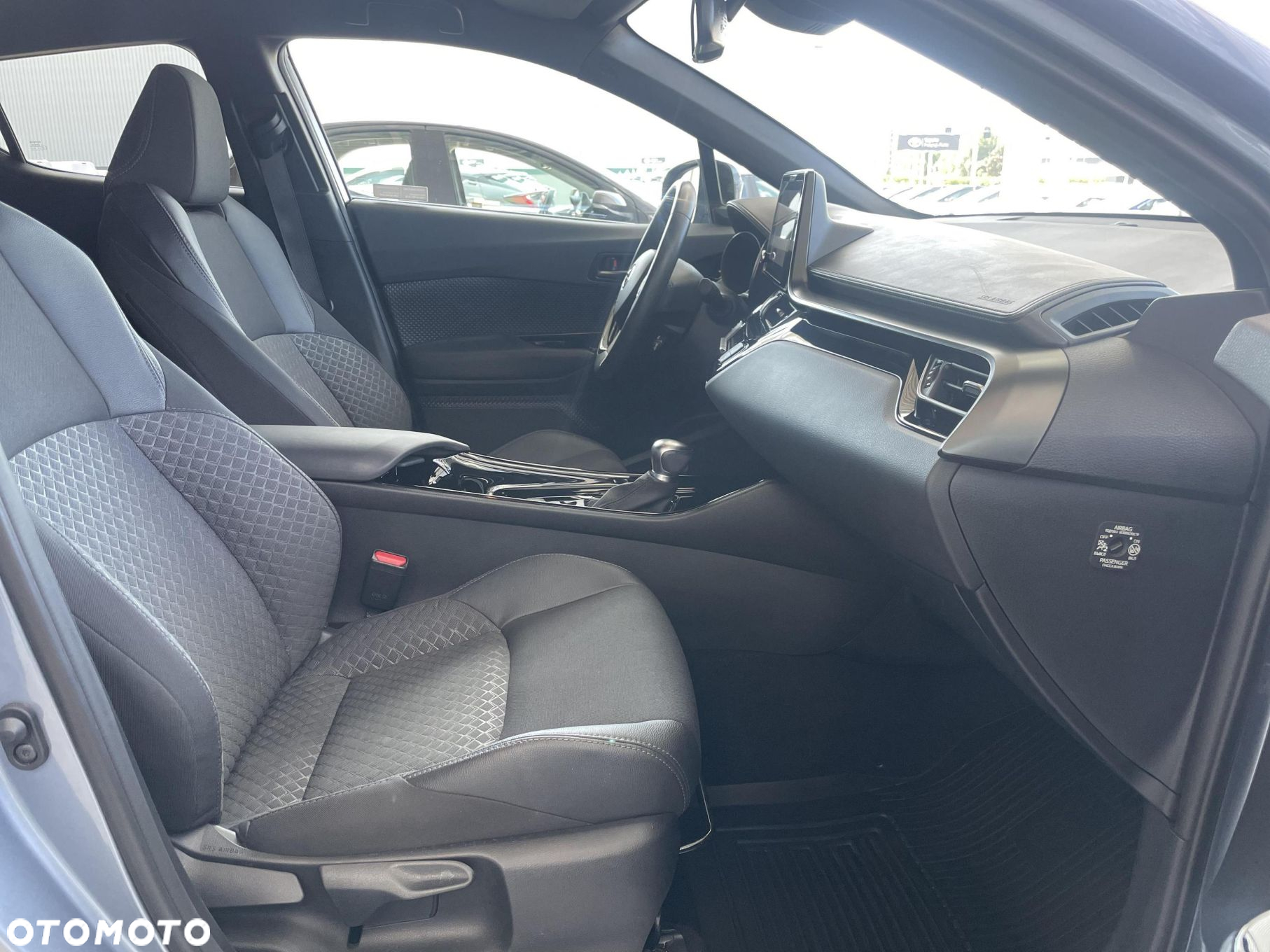 Toyota C-HR - 9