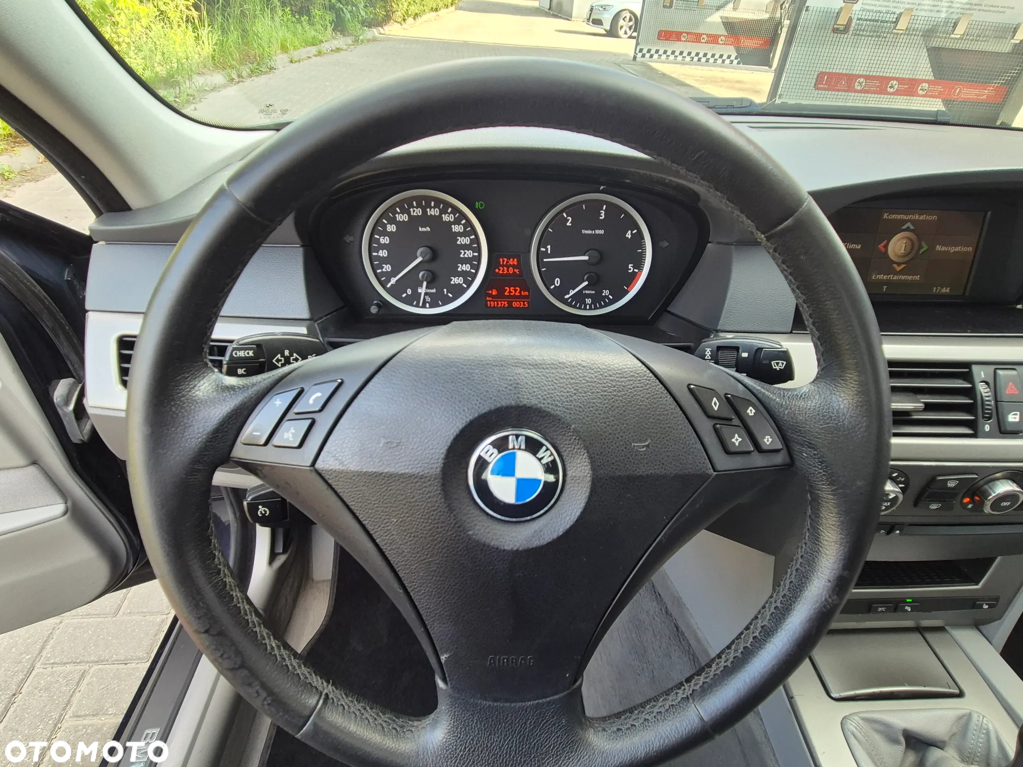 BMW Seria 5 520d - 34