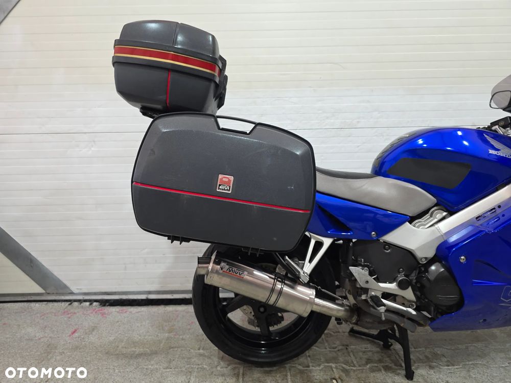 Honda VFR - 15