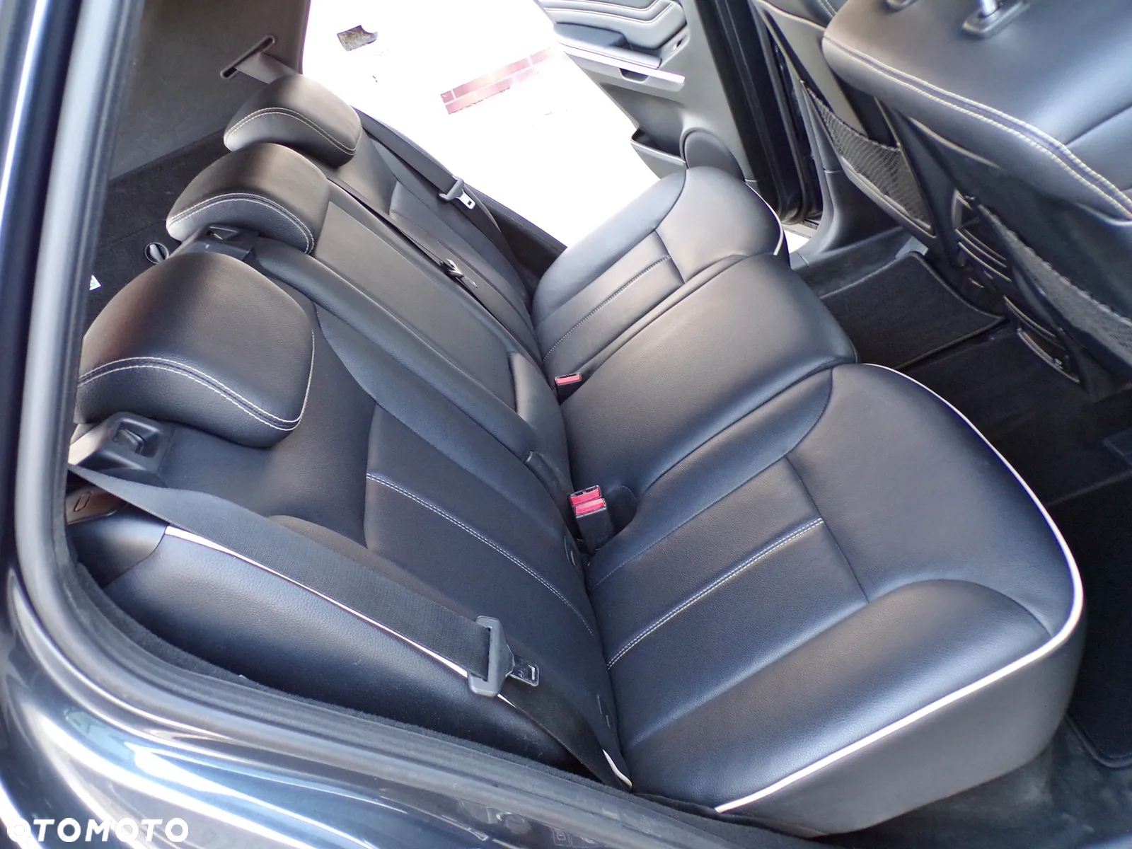 Mercedes-Benz ML 300 CDI 4Matic 7G-TRONIC DPF BlueEFFICIENCY Grand Edition - 24