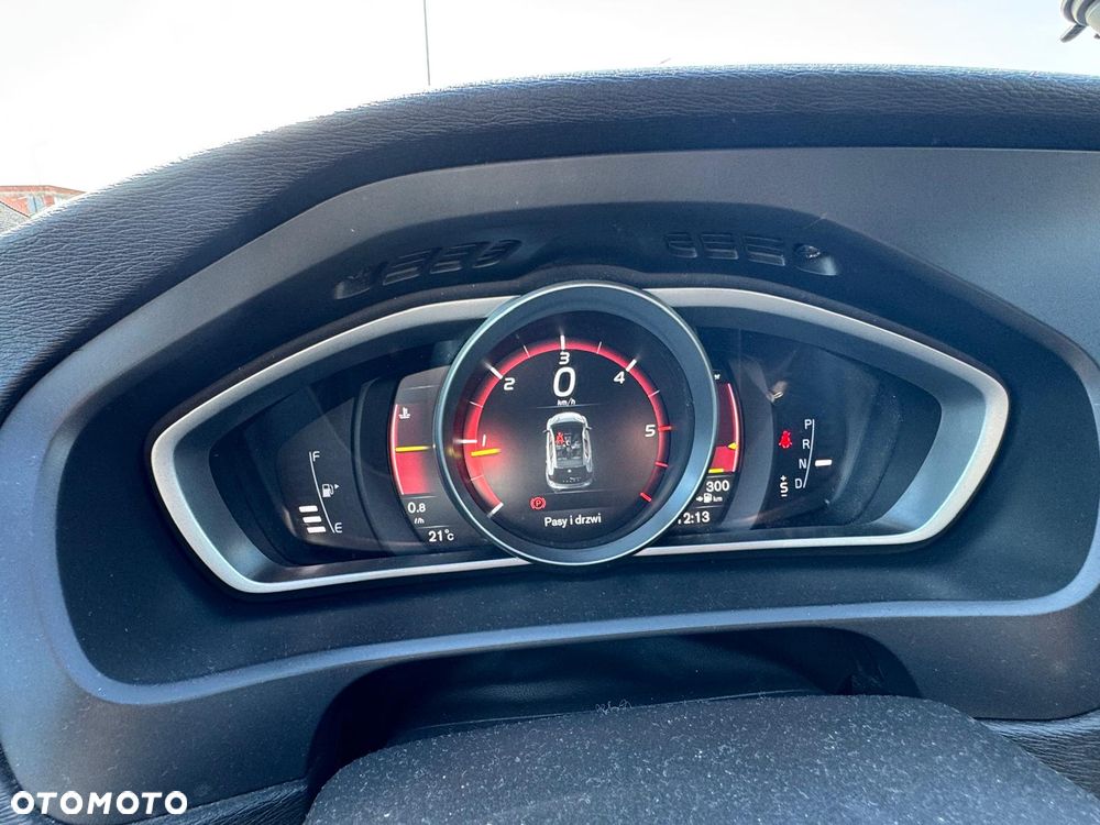 Volvo V40 D3 Geartronic RDesign - 17