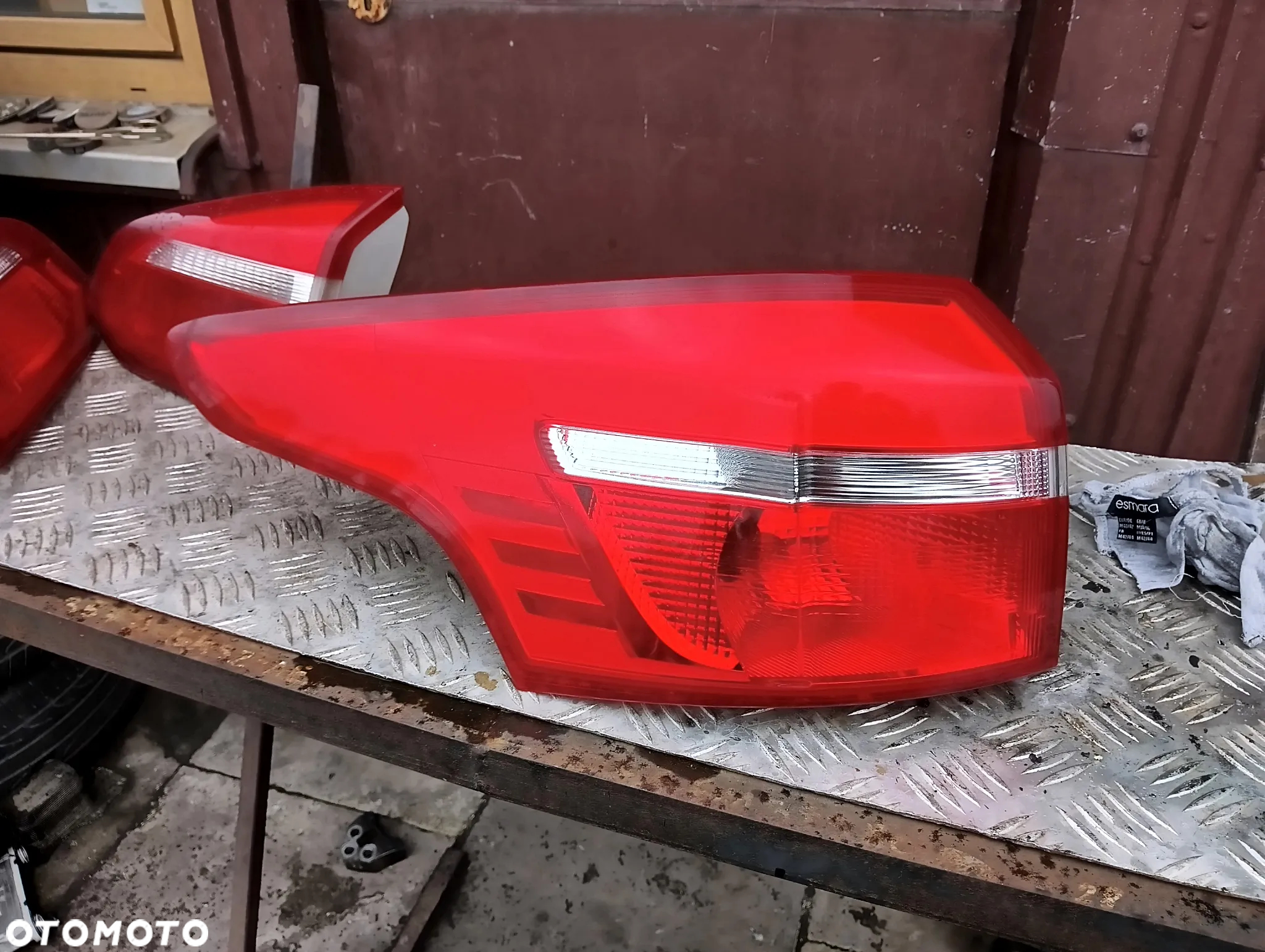 ford focus mk3 lift kombi lampa prawy tyl tylna prawa w blotnik f1eb-13405-da - 4