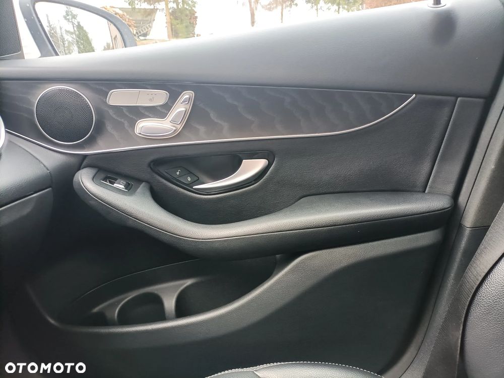 Mercedes-Benz GLC 300 4Matic 9G-TRONIC - 17