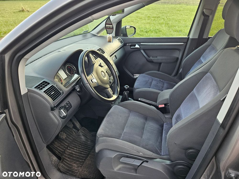 Volkswagen Touran 2.0 TDI DPF Comfortline - 6